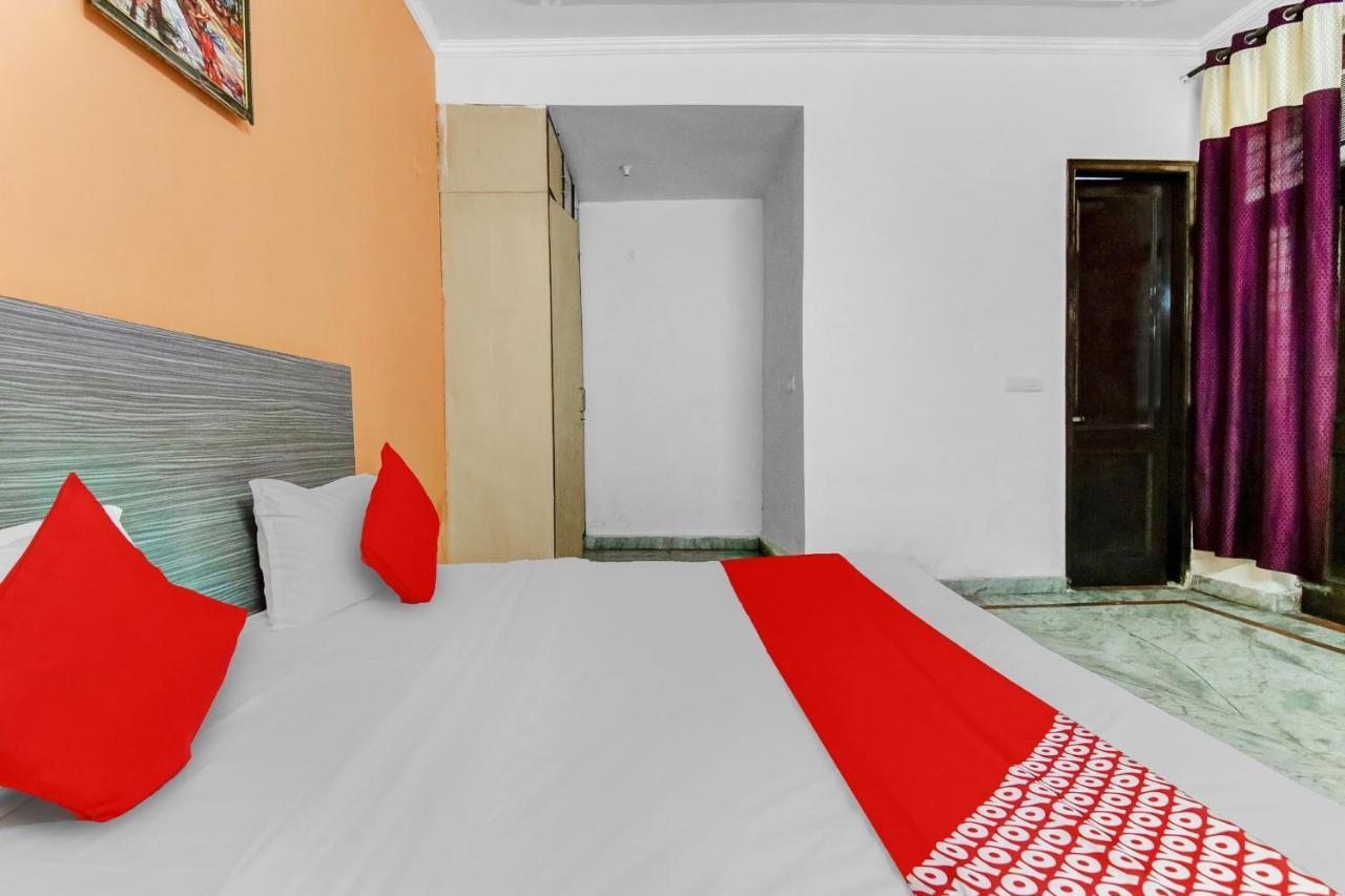 Hotel O Orlov Нойда Экстерьер фото