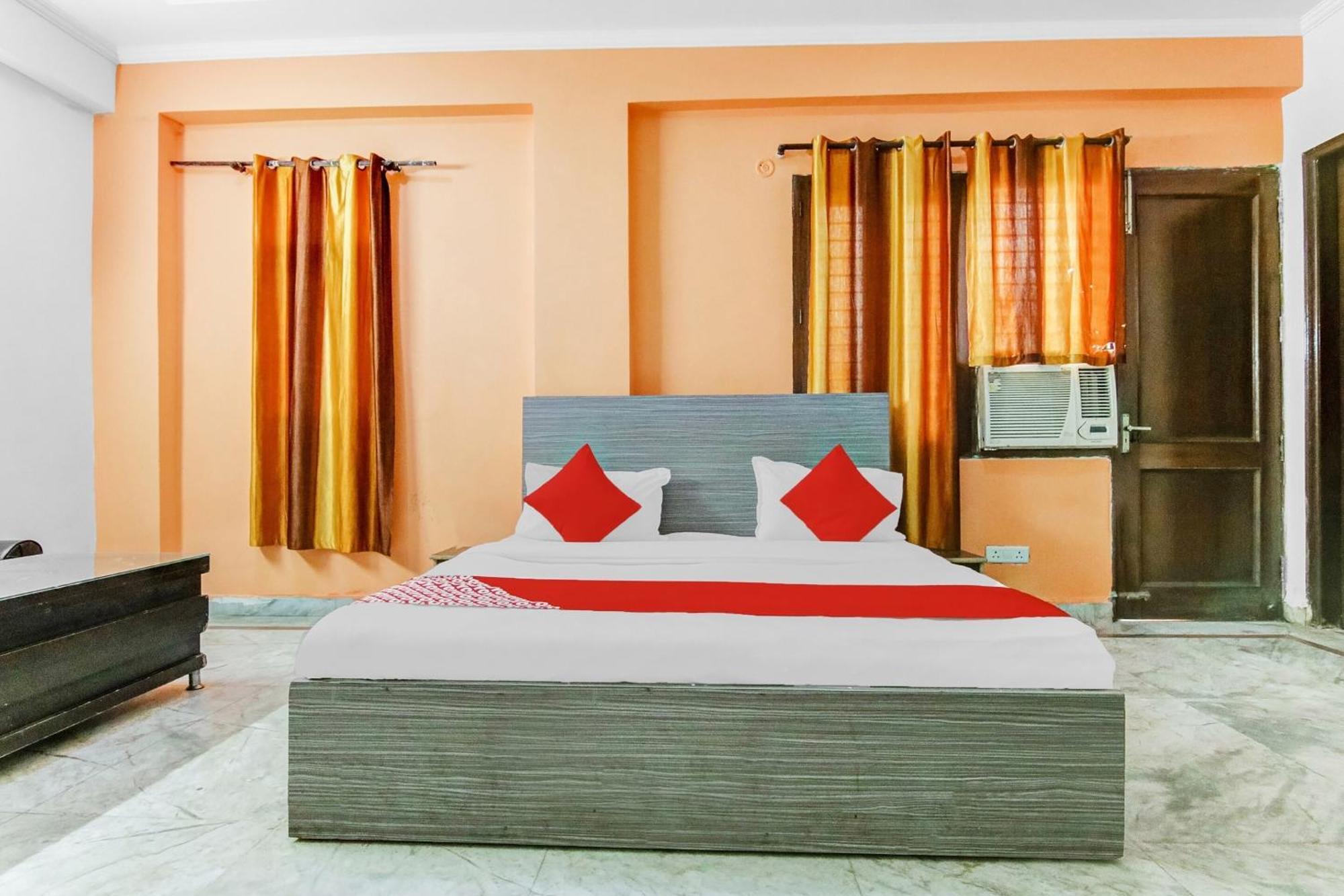 Hotel O Orlov Нойда Экстерьер фото